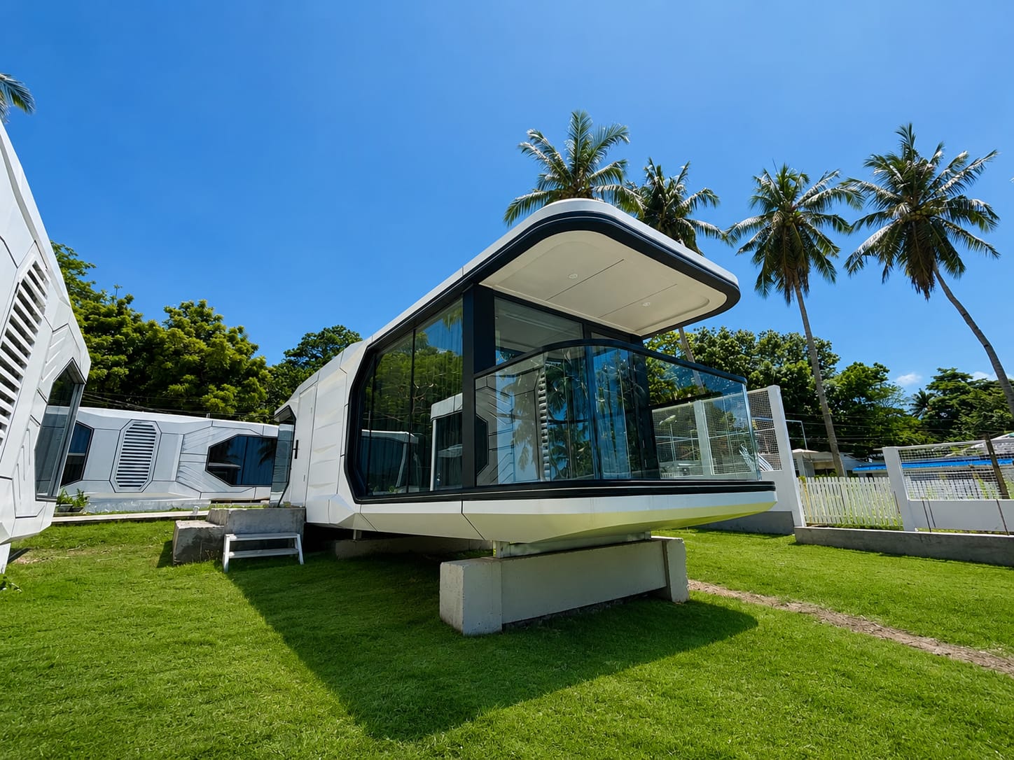 Space House Capsule resort in Siquijor